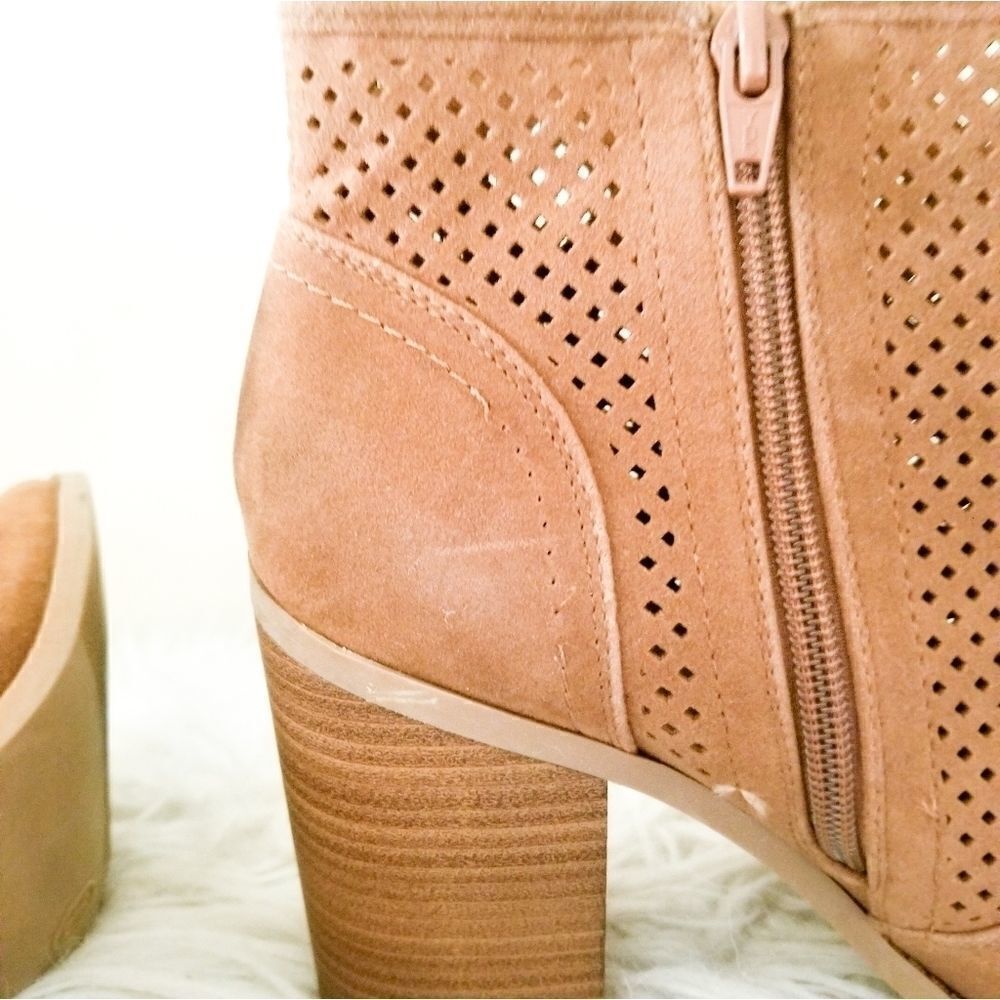 Universal Threads bootie style boots size 10 - Picture 4 of 8
